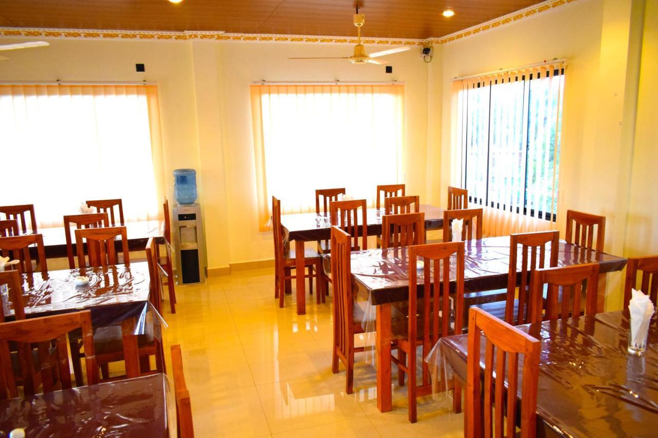 Luxury Everest Hotel Trincomalee Dış mekan fotoğraf