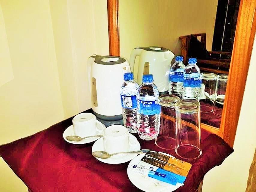 Luxury Everest Hotel Trincomalee Dış mekan fotoğraf